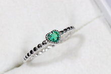 Load image into Gallery viewer, Green Emerald Heart Rope Band Ring in Sterling Silver