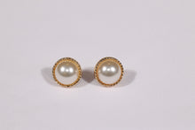 Load image into Gallery viewer, Vintage Round Opal Stone Earrings
